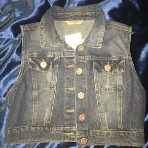 Crop top jean jacket